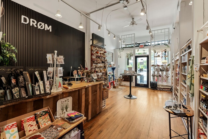 Retail display space