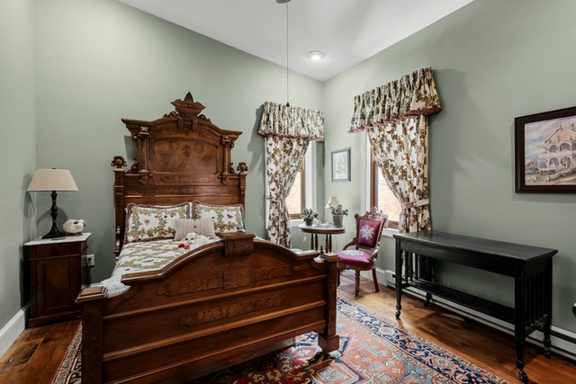 Additional bedroom or flexible room